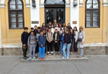 IMG-76cd5ad6f64d0f7cdc9cbd22ddea77a9-V